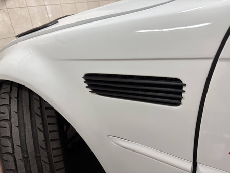 Kidneys side intakes BMW 3 E46 M3 Black driver